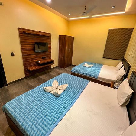 Gsm Hotel Vrindāvan Exteriör bild